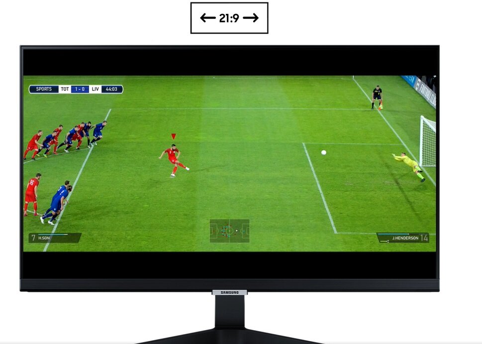 Monitor Samsung S24AM506NU z wyświetloną grą piłkarską