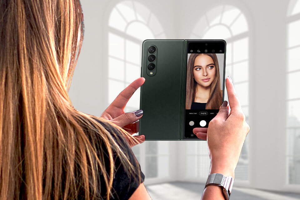 Smartfon Samsung Galaxy Z FOLD 3 5G 12GB/256GB zielony robienie selfie, korzystając także z każdego z 3 tylnych aparatów