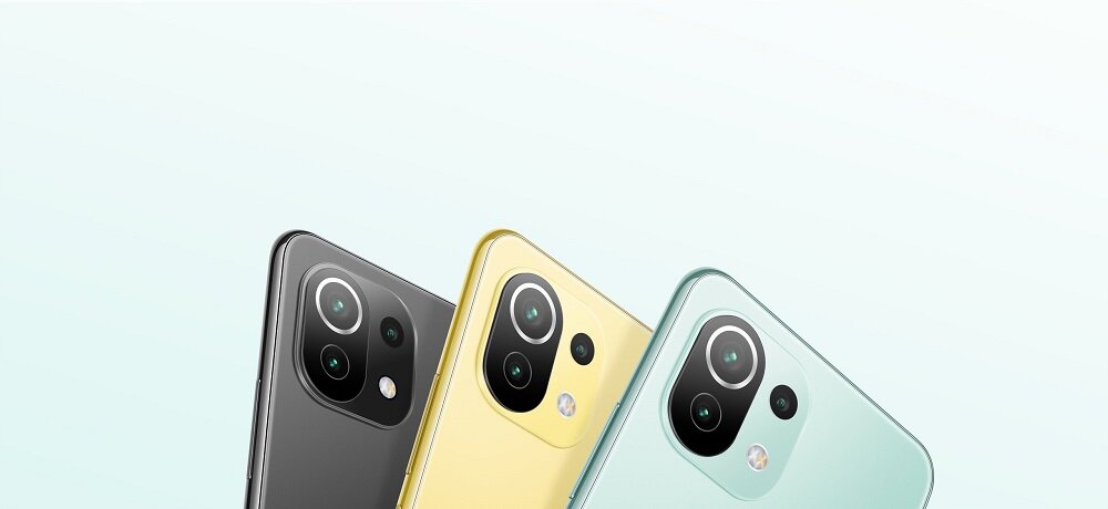 Smartfon Xiaomi Mi 11 Lite 5G 34080 widok na tylne aparaty w trzech smartfonach o różnych kolorach