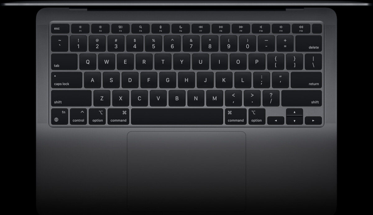 Laptop Apple MacBook Air 13.3'' M1 16/256GB srebrny widok na klawiaturę laptopa z góry