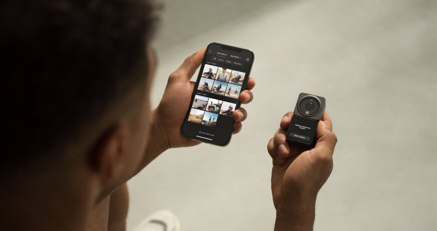 Kamera DJI Action 2 Power Combo widok na kamerę i smartfon z włączoną aplikacją