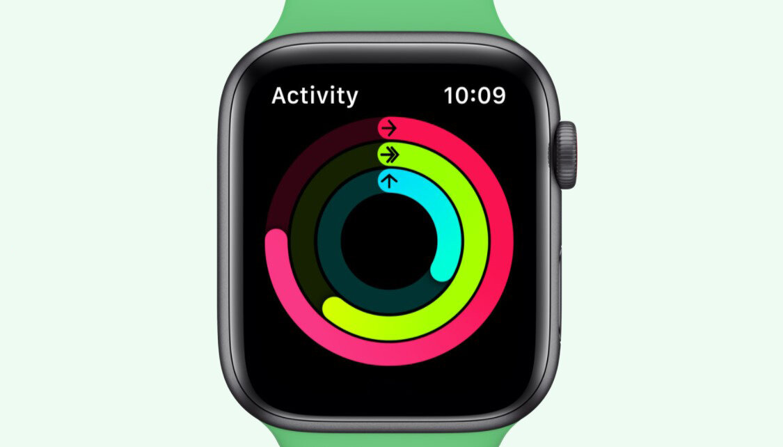 Smartwatch Apple Watch SE 44mm GPS + Cellular granatowy pokazana aktywność na ekranie