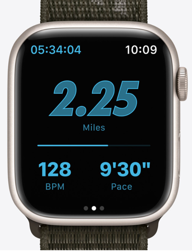 Smartwatch Apple Watch Nike Series 7 45mm GPS+Cellular (północ) z wyświetloną aplikacją treningową 
