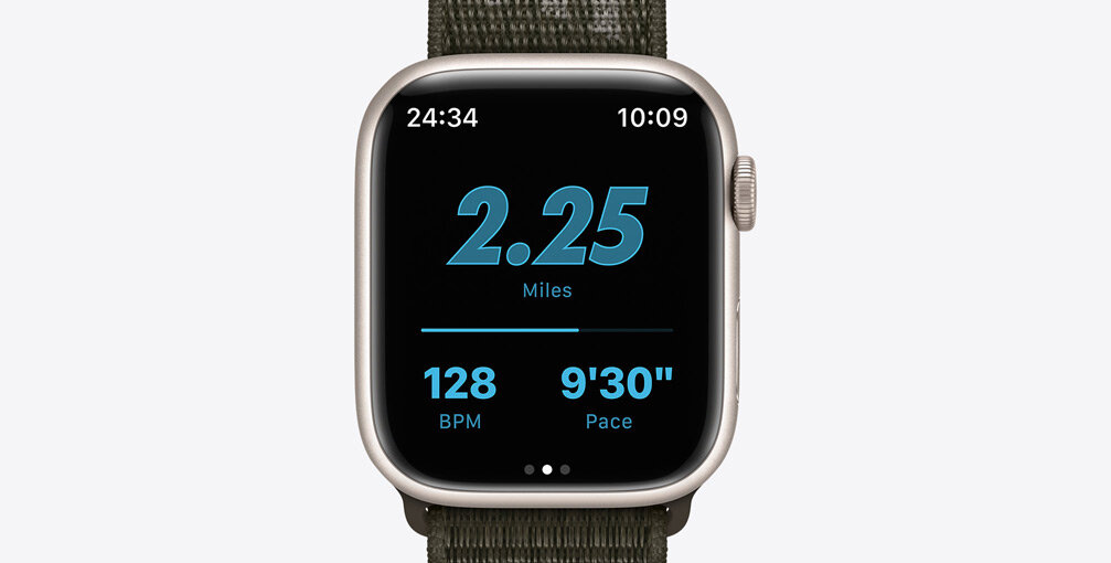 Smartwatch Apple Watch Nike Series 7 MKN33WB/A widok na smartwatch od frontu