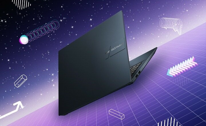 Laptop Asus Vivobook Pro 15 K3500PC-KJ019T widok na klapę laptopa pod skosem