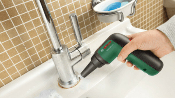 Szczotka do czyszczenia Bosch UniversalBrush akumulatorowa czyszczecie baterii i umywalki