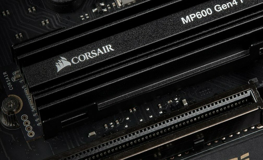 Dysk SSD Corsair Force Series MP600 500GB M.2 CSSD-F500GBMP600R2 dysk z bliska