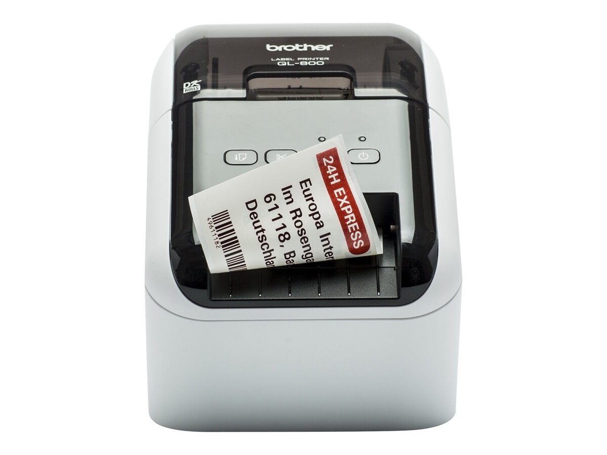 Drukarka etykiet Brother QL-800 148 mm/sek widok od frontu na drukującą etykietę drukarkę