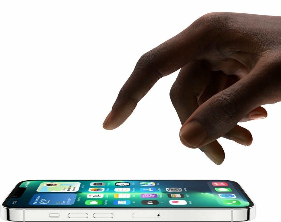 Smartfon Apple iPhone 13 Pro Max koło ręki