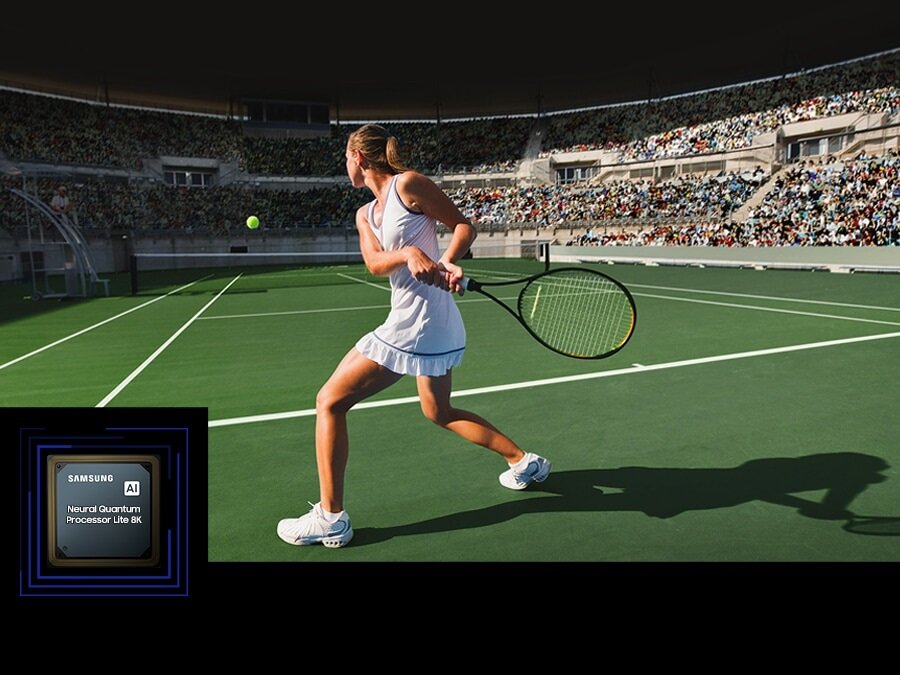 Telewizor Samsung QE55QN700BTXXH widok na kobietę grającą w tenisa i procesor w lewym dolnym rogu