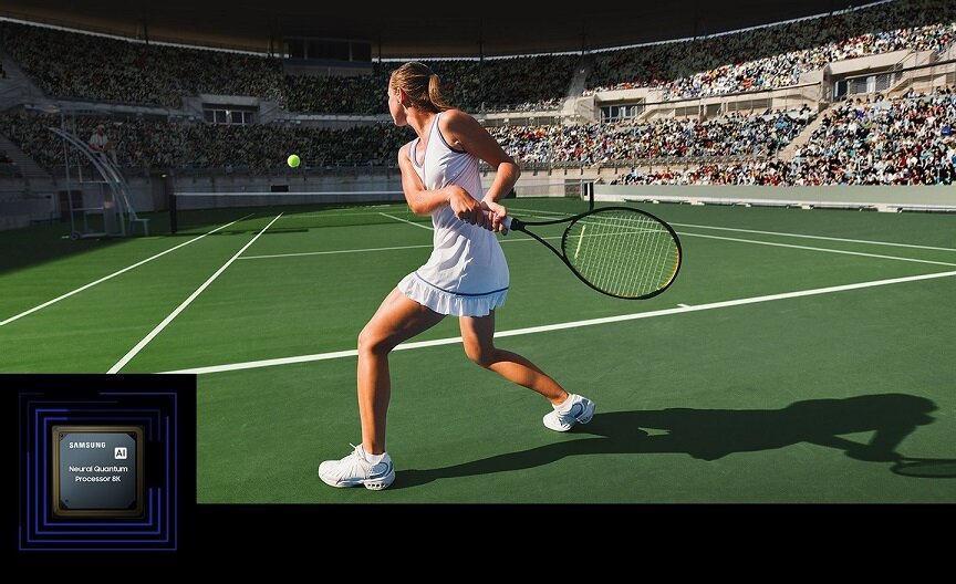 Telewizor Samsung QE85QN900B Neo QLED 8K - kobieta grająca w tenisa