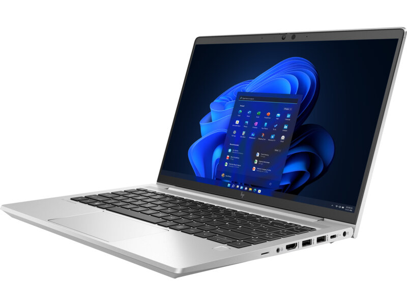 Laptop HP EliteBook 640 G9 i5-1235U 16/512GB 14 srebrny od frontu po skosie w lewo z włączonym ekranem na białym tle