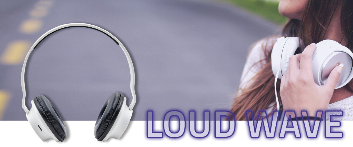 Słuchawki bezprzewodowe Qoltec 50847 białe widok na słuchawki noszone przez kobietę