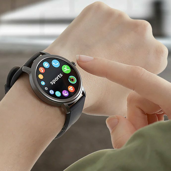 Smartwatch Xiaomi Mibro Air czarny pokazany zegarek na ręku