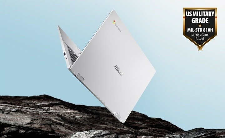 Laptop Asus Chromebook CX1 (CX1500) CX1500CNA-BR0092 laptop dotykający swoim wierzchołkiem skały