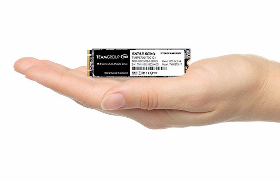 Dysk SSD TeamGroup M.2 MS30 1TB na dłoni