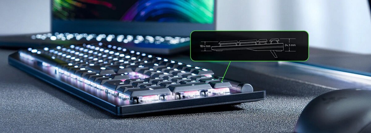Klawiatura Razer DeathStalker V2 czarna widok klawiatury z boku, podekreślający niski profil