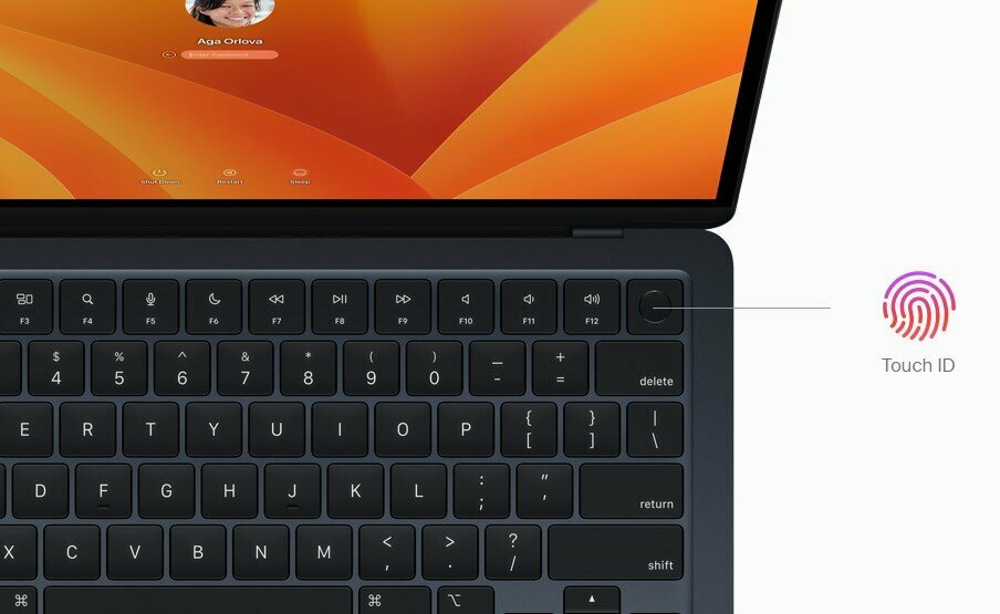 Laptop Apple MacBook Air 13” zbliżenie na klawiaturę i przycisk Touch ID od frontu