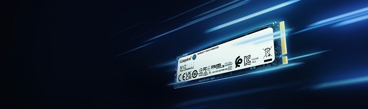 Dysk SSD Kingston NV2 500GB M.2 PCIe Gen4 NVMe dysk na niebieskim tle