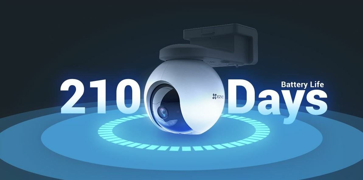 Kamera Ezviz HB8 2K+ 4MP kamera na niebieskim tle z informacją o możliwości pracy na baterii przez 210 dni