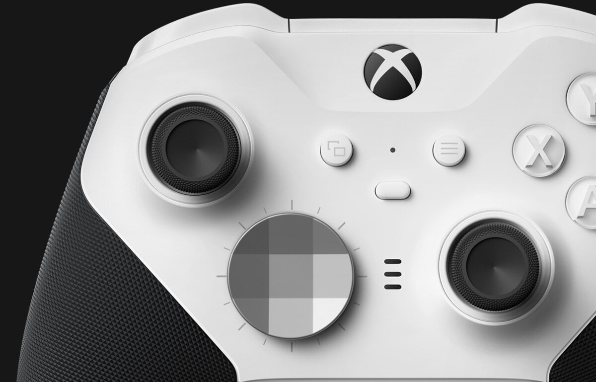Kontroler Microsoft Xbox Elite Series 2 biało-czarny frontem z bliska