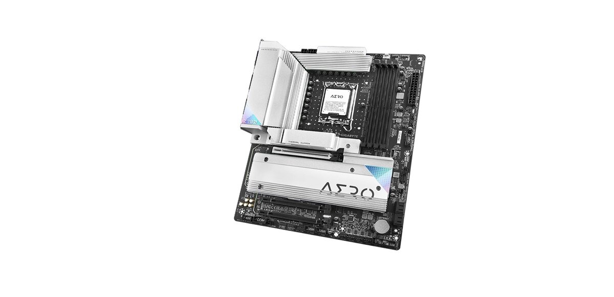 Płyta główna Gigabyte Z790 AERO G DDR5 LGA1700 ATX widok pod skosem od frontu na białym tle