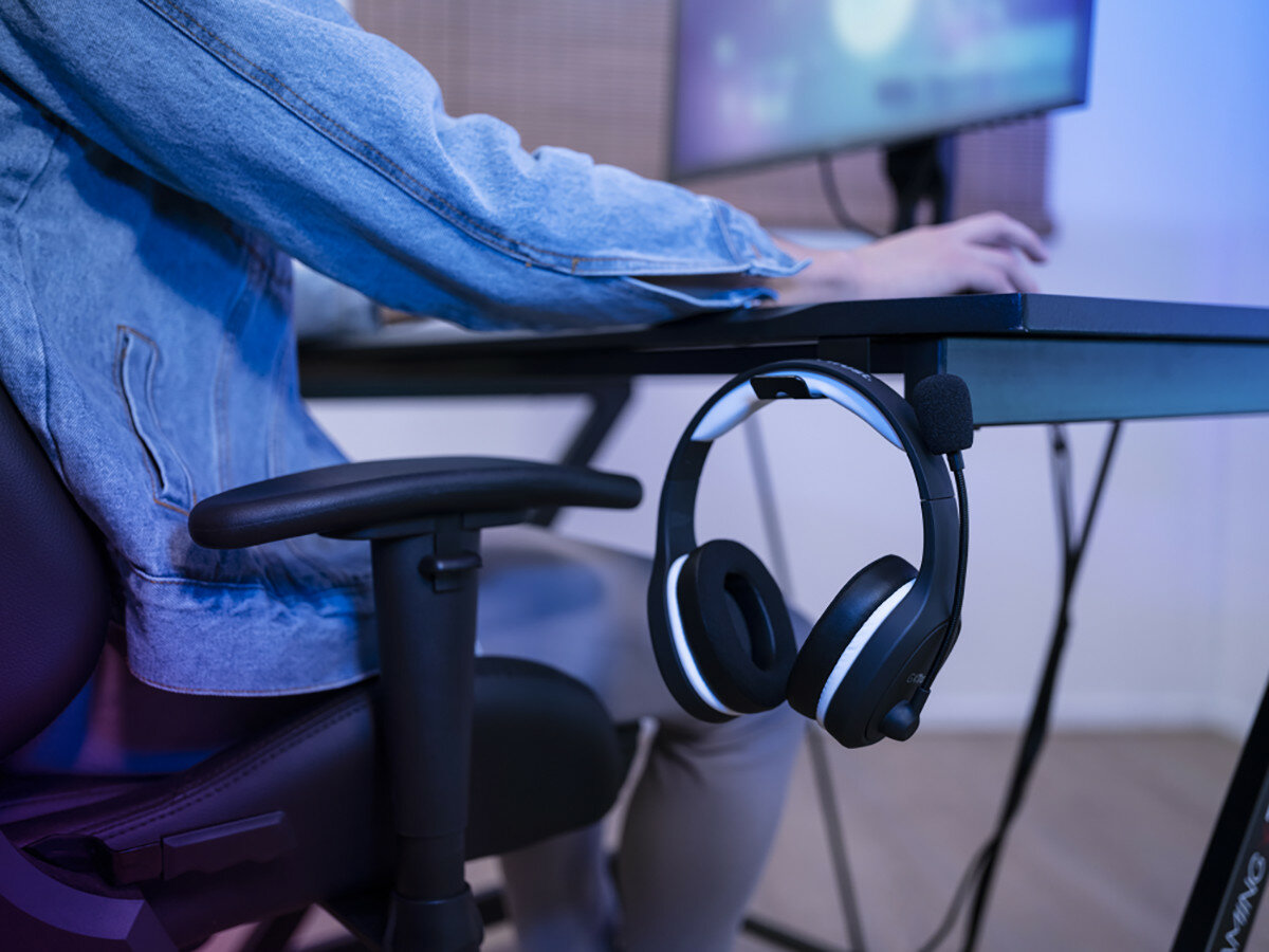 Słuchawki gamingowe Trust GXT391 bezprzewodowe zawieszone przy biurku