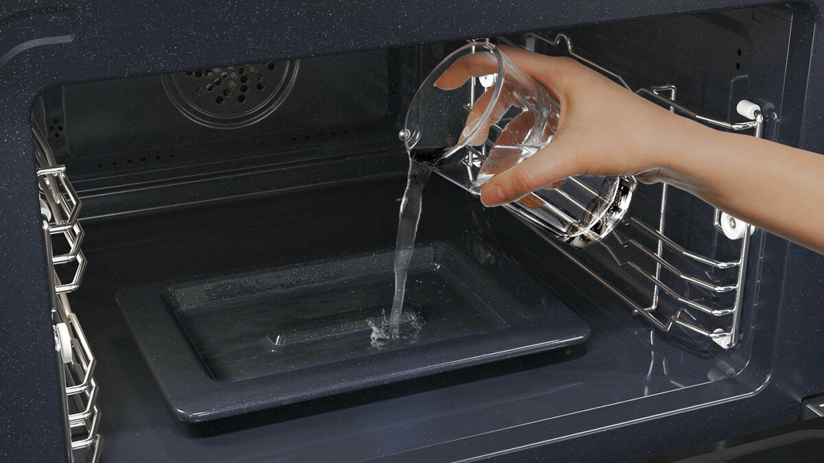 Piekarnik Samsung NQ5B5763DBK z mikrofalami naczynie na wodę