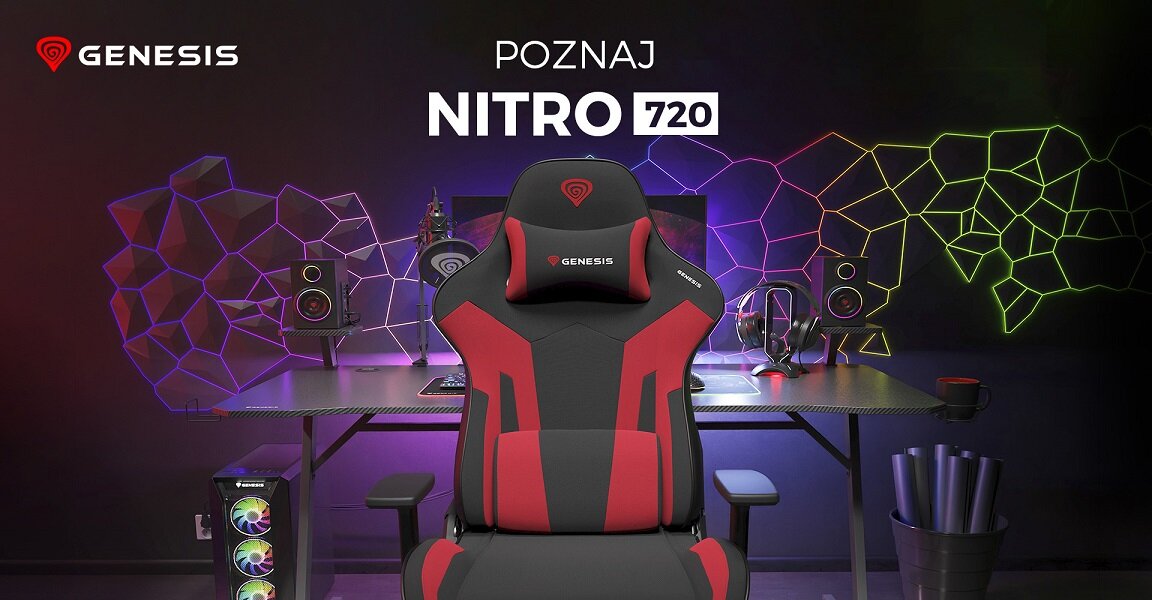 Fotel gamingowy Genesis Nitro 720 Czarno-czerwony przodem w pokoju gamingowym