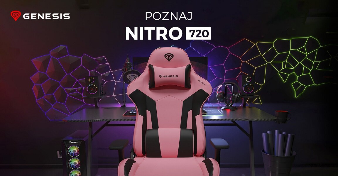Fotel gamingowy Genesis Nitro 720 przodem w pokoju gamingowym