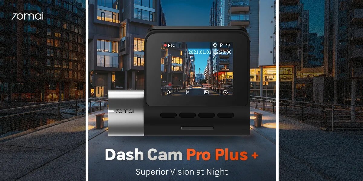 Wideorejestrator 70mai A500S Dash Cam Pro Plus + RC06 zestaw kamera na tle miasta