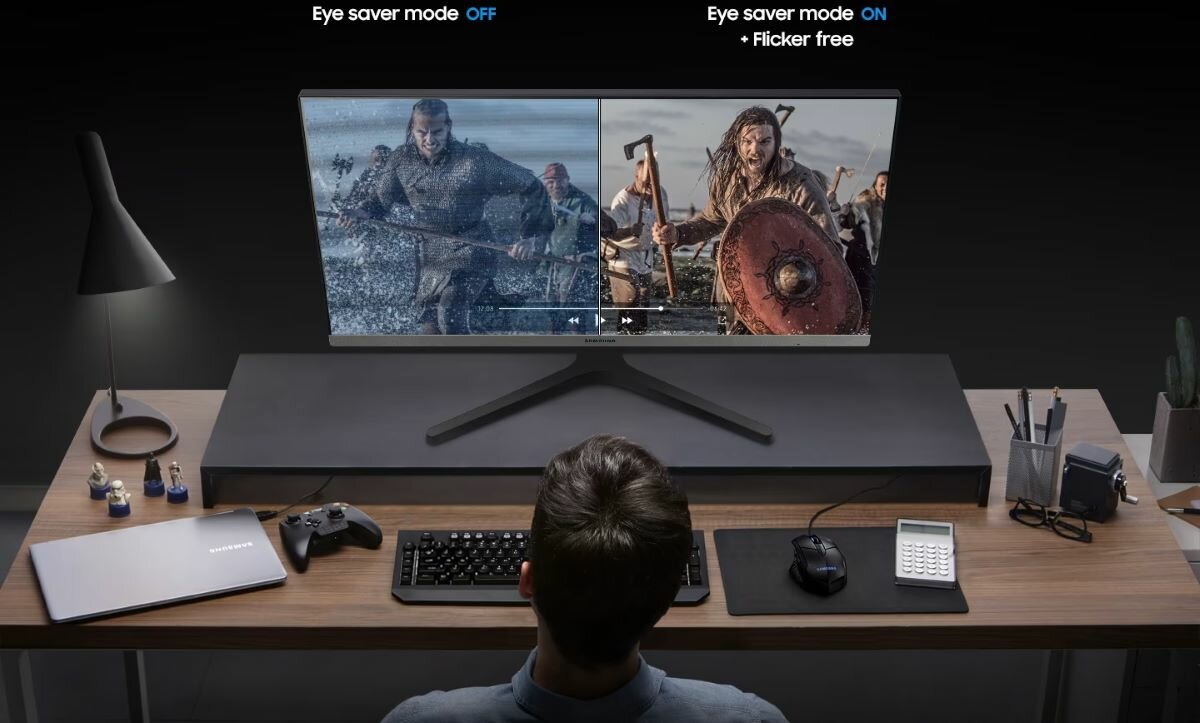 Monitor Samsung LS24R350 24 cali mężczyzna siedzi przed monitorem, porównanie wyświetlanego obrazu z wyłączonym  oraz z włączonym  systemem eye saver mode i flicker free