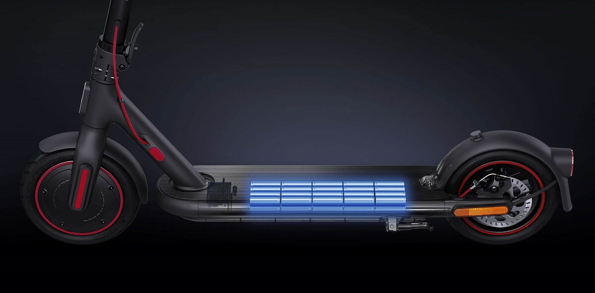 Hulajnoga Elektryczna Xiaomi Electric Scooter 4 Pro NE czarna widok baterii w podstawie hulajongi