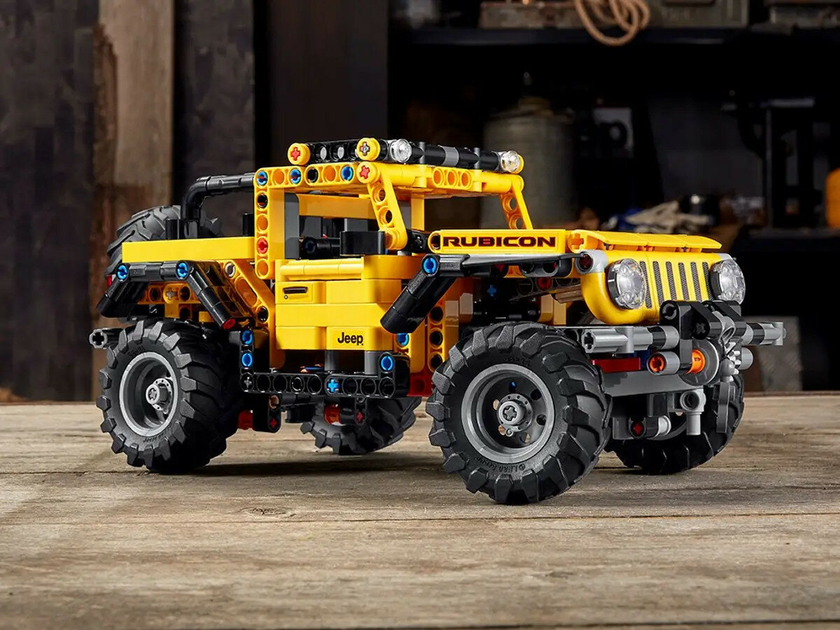 Klocki Lego Technic Jeep Wrangler 42122 widoczny pojazd od boku