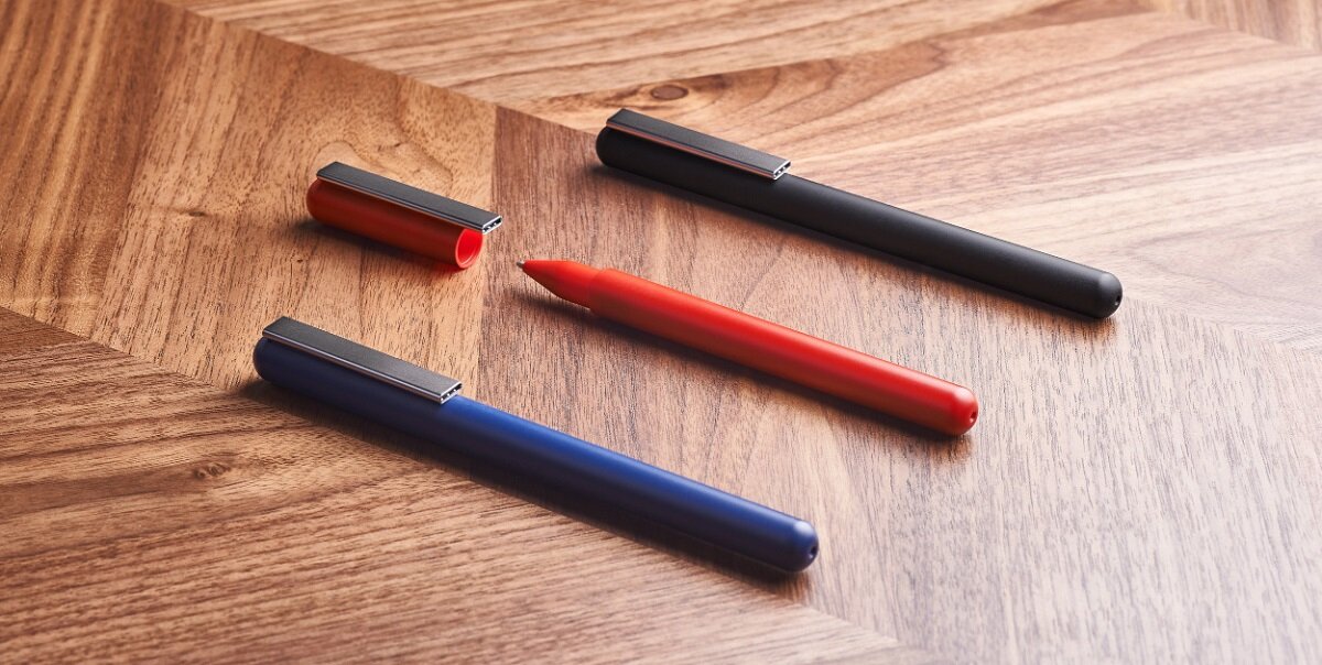Długopis z pendrivem Lexon C-Pen czarny widok trzech długopisów o różnych kolorach