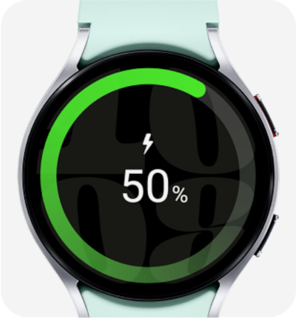 Smartwatch Samsung Galaxy Watch 6 BT 44mm R940 srebrny pokazany poziom naładowania baterii na wyświetlaczu zegarka