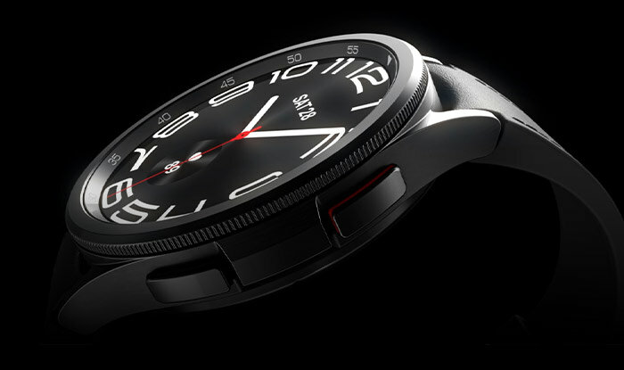 Smartwatch Samsung Galaxy Watch 6 Classic BT 47mm R960 srebrny pokazany zegarek bokiem