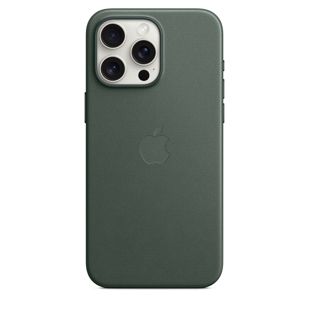 Etui Apple FineWoven na iPhone 15 Pro Max MagSafe wieczna zieleń pokazane na białym telefonie