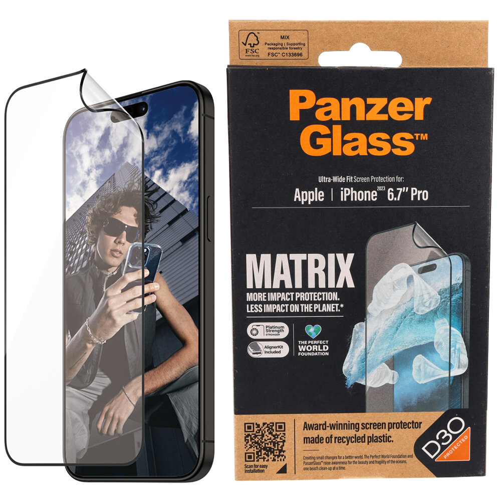 Szkło hybrydowe PanzerGlass Ultra-Wide Fit Matrix iPhone 15 Pro Max antybakteryjne grafika przedstawiająca szkło nakładane na smartfon po skosie oraz opakowanie od frontu