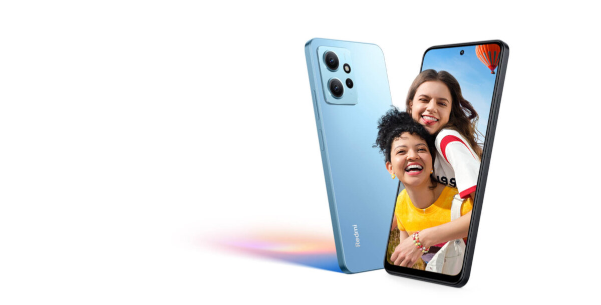 Smartfon Xiaomi Redmi Note 12 8/256GB niebieski grafika przedstawiająca dwa telefony po ukosie jeden od frontu z kobietami na wyświetlaczu, drugi od tyłu z widocznym aparatem