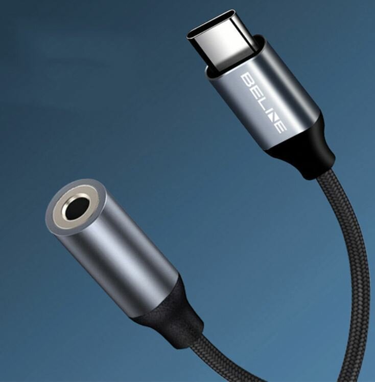 Adapter Beline ZB160LRB01 USB-C/Jack 3,5mm widok na urządzenie pod skosem na białym tle
