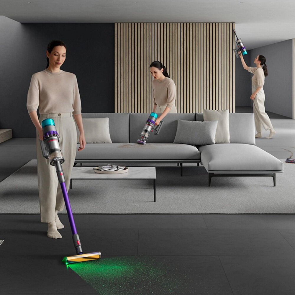 Odkurzacz Dyson Gen5detect Absolute grafika przedstawia kobietę sprzątającą mieszkanie