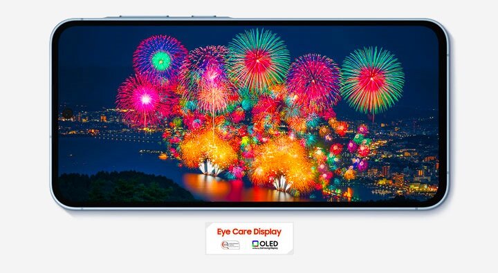 Smartfon Samsung Galaxy A55 5G 8/128GB błękitny w pozycji poziomej z widoczną grafiką przedstawiającą fajerwerki na ekranie