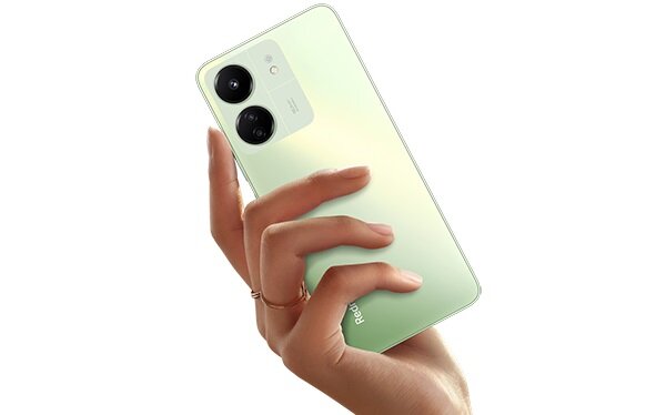 Smartfon Xiaomi Redmi 13C grafika przedstawia urządzenie w dłoni