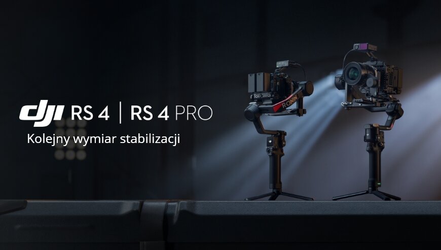 Stabilizator obrazu DJI RS 4 Pro Combo czarny widok na dwa stabilizatory z kamerami pod skosem