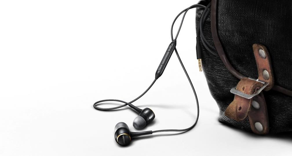 Słuchawki przewodowe Samsung IG935 EO-IG935BBEGWW czarne widok od przodu