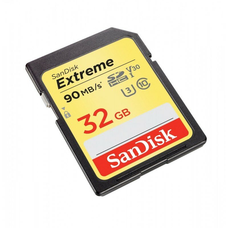 Karta pamięci SanDisk Extreme SDHC 32GB 90/40 MB/s V30 UHS-I U3 SDSDXVE-032G-GNCIN widok od góry pod kątem