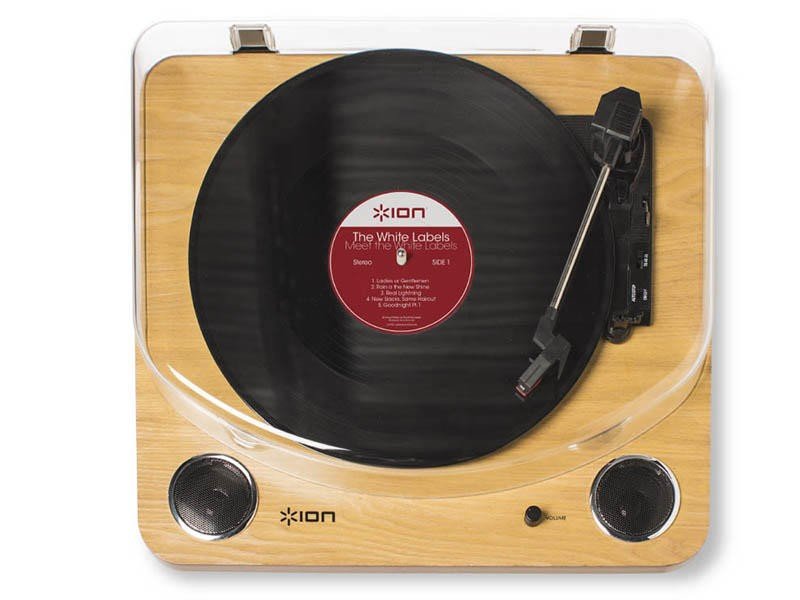 Gramofon ION Max LP od góry na białym tle