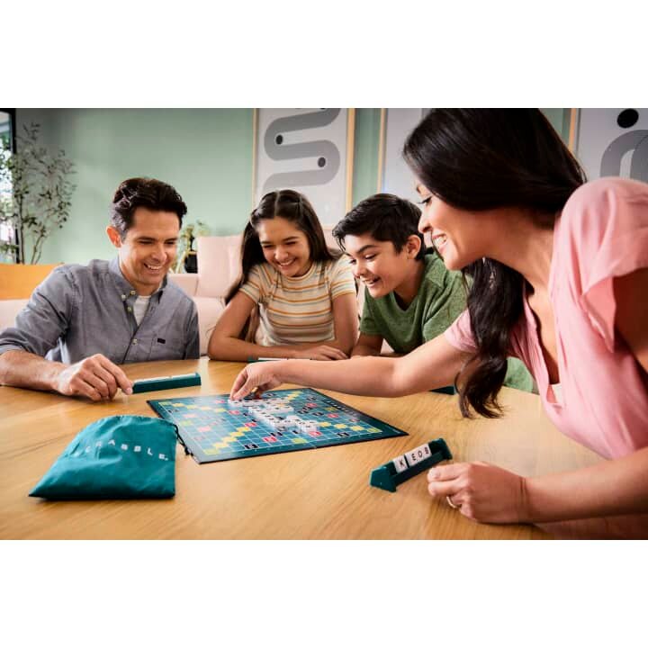 Gra słowna Mattel Scrabble Original układanie słów rodzina grająca w grę